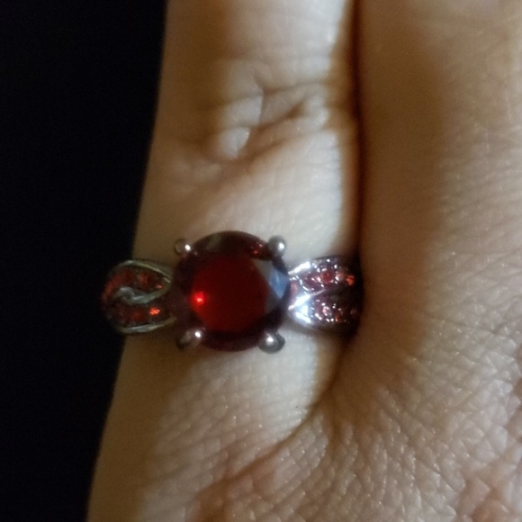 Red Ruby like 10kt black gold filled ring - Picture 2 of 4